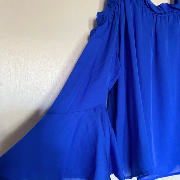 🆕 J Crew Solid Blue Cold Shoulder Top. Size 12 - Picture 2 of 11